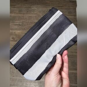 Thirty-one Clear Clip Pouch